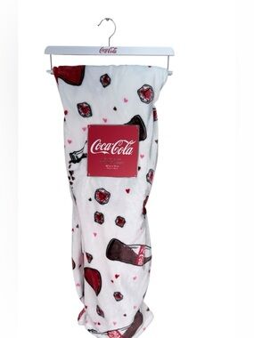 Coca Cola Velvet Soft Throw Blanket 60 x 70 Plush Coke Bottle Heart Pattern NWT
